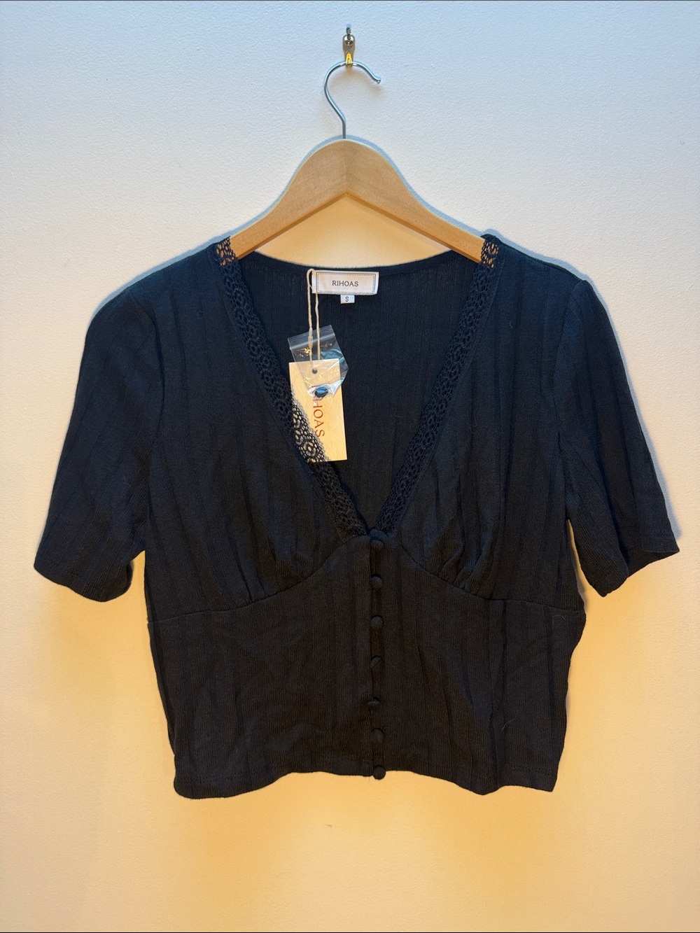 RIHOAS Black Short Sleeve Button Front Blouse